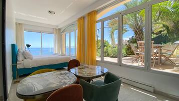 1 camera, una cassaforte in camera, ferro/asse da stiro