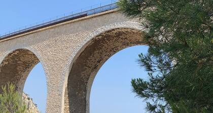CĂŽte bleu Ă 200 mĂštres de la mer, superbe vue, jacuzzi
