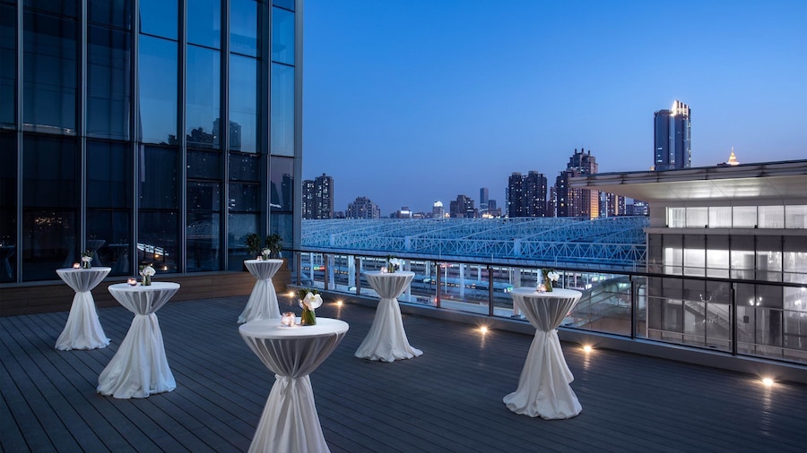 Holiday Inn Wuxi Central Station by IHG