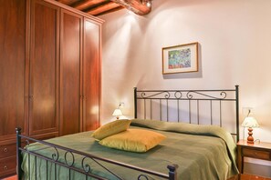 1 bedroom, iron/ironing board