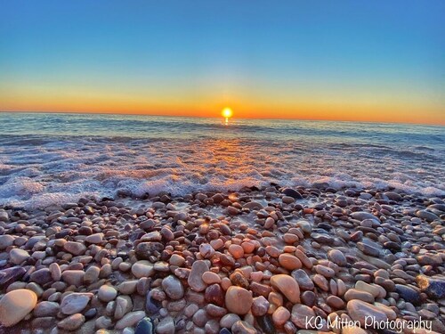 Historical home, the Burnett Nestt in the heart of Lake Ann 