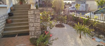 Marguerite Room - 50s decoration<br>, Continental breakfast included