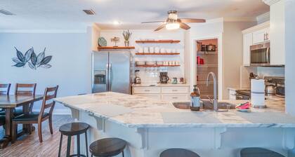 Large beach house with awesome game room!