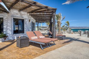 Terrace/patio - Beautiful Beach House Right on the Sea of Cortez (Buena Vista)