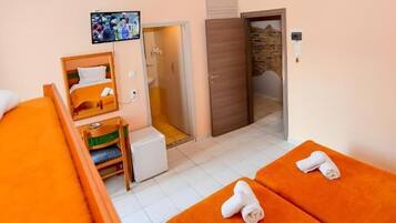 Free WiFi, bed sheets