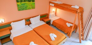 Quadruple Room | Free WiFi, bed sheets - Costa Hotel (Corfu)