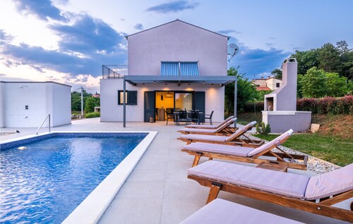 Beautiful home in Barban