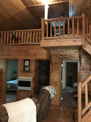 2 makuuhuonetta, työpöytä, silitysrauta/-lauta, ilmainen Wi-Fi