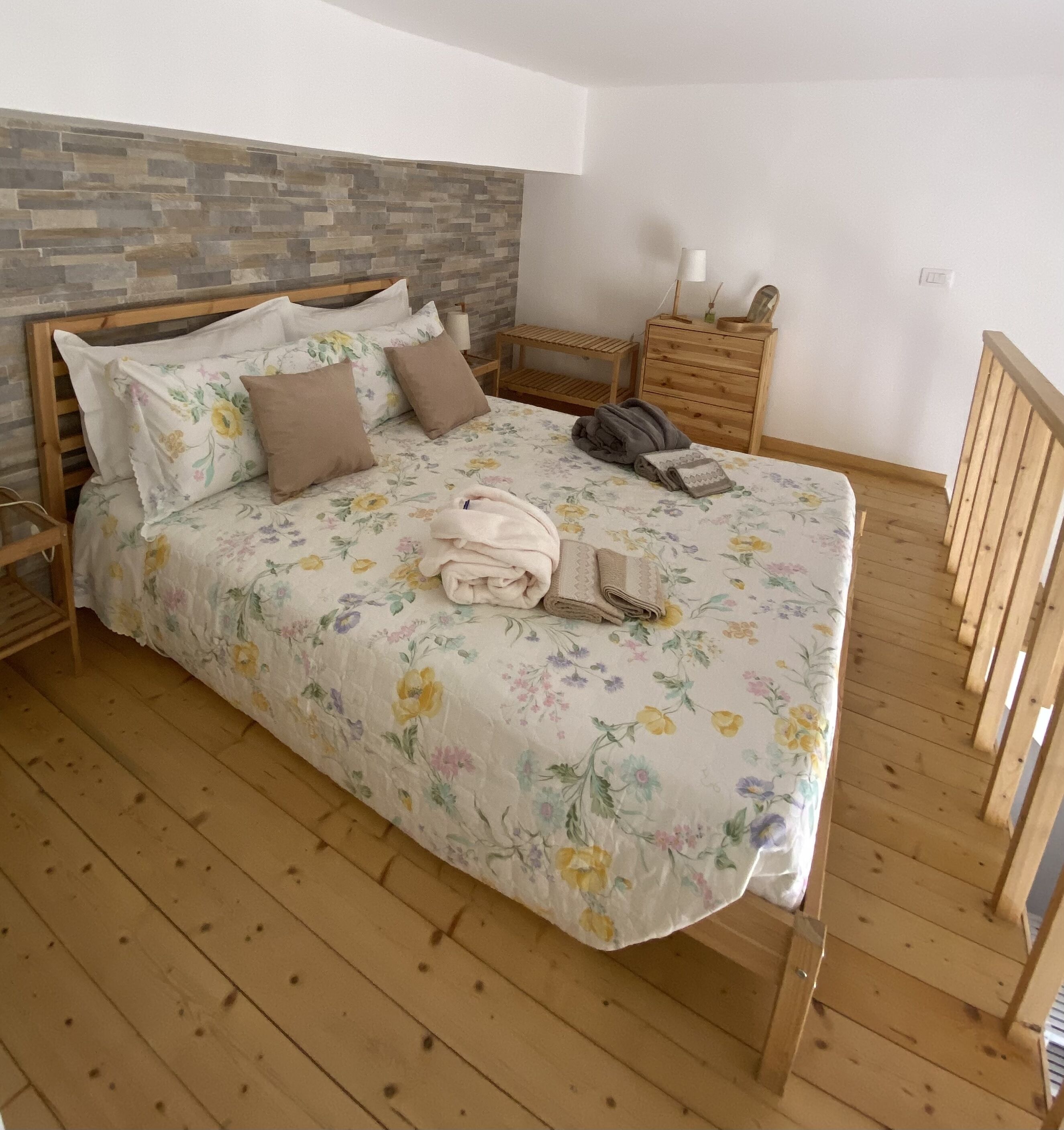 1 bedroom, in-room safe, iron/ironing board, free WiFi