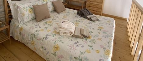 1 bedroom, in-room safe, iron/ironing board, free WiFi