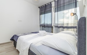 3 bedrooms, free WiFi, bed sheets