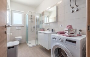 Shower - Luxurious home in Orihi (Orihi)