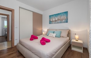 3 soverom, safe på rommet, reiseseng for barn og wi-fi (inkludert)