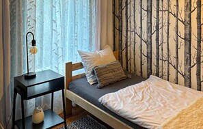4 bedrooms, bed sheets