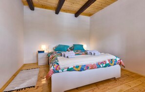 3 Schlafzimmer, Reisekinderbett, kostenloses WLAN, Bettwäsche