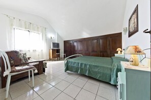 2 Schlafzimmer, Reisekinderbett, kostenloses WLAN, Bettwäsche