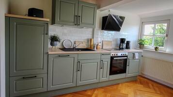 Kühlschrank, Ofen, Herdplatte, Geschirrspüler