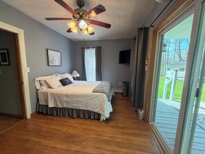 2 bedrooms, free WiFi, bed sheets - CHARMING HOME CLOSE TO WATKINS GLEN & INTERNATIONAL RACETRACK (Montour Falls)