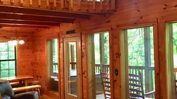 Smart-TV, Kamin, Videospiele, DVD-Player