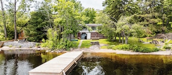 Lakefront Muskoka Retreat 4 Bedroom Cottage