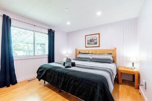 4 bedrooms, WiFi, bed sheets