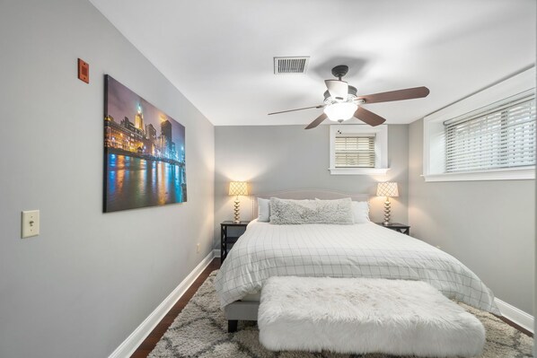 3 bedrooms, desk, iron/ironing board, free WiFi