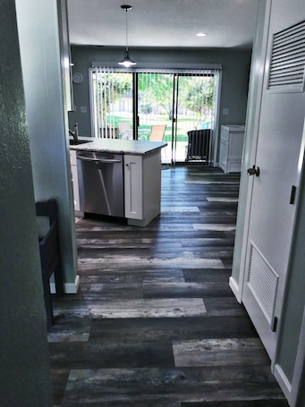 Interior. One level condo/ King bed, WiFi- sleeps 4