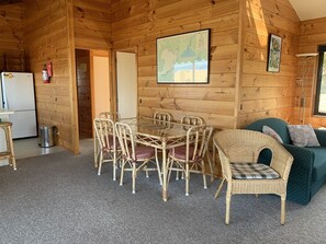Interior - Linga-Longa Lakeside Retreat (Kuratau)