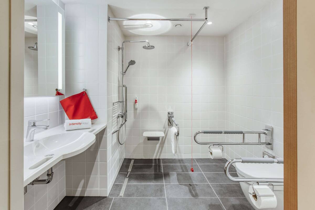 in-room safe, desk, laptop workspace, blackout curtains