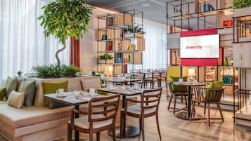 Desayuno buffet todos los días (EUR 19 por persona)