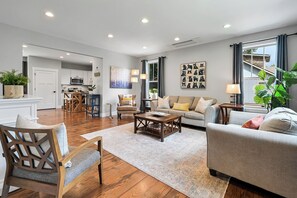 Smart TV, fireplace, DVD player, books