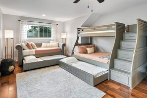 3 bedrooms, desk, iron/ironing board, travel cot