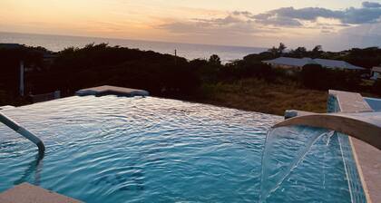 Bramble Beach Villa - Modern Rustic 3-Bedroom Villa