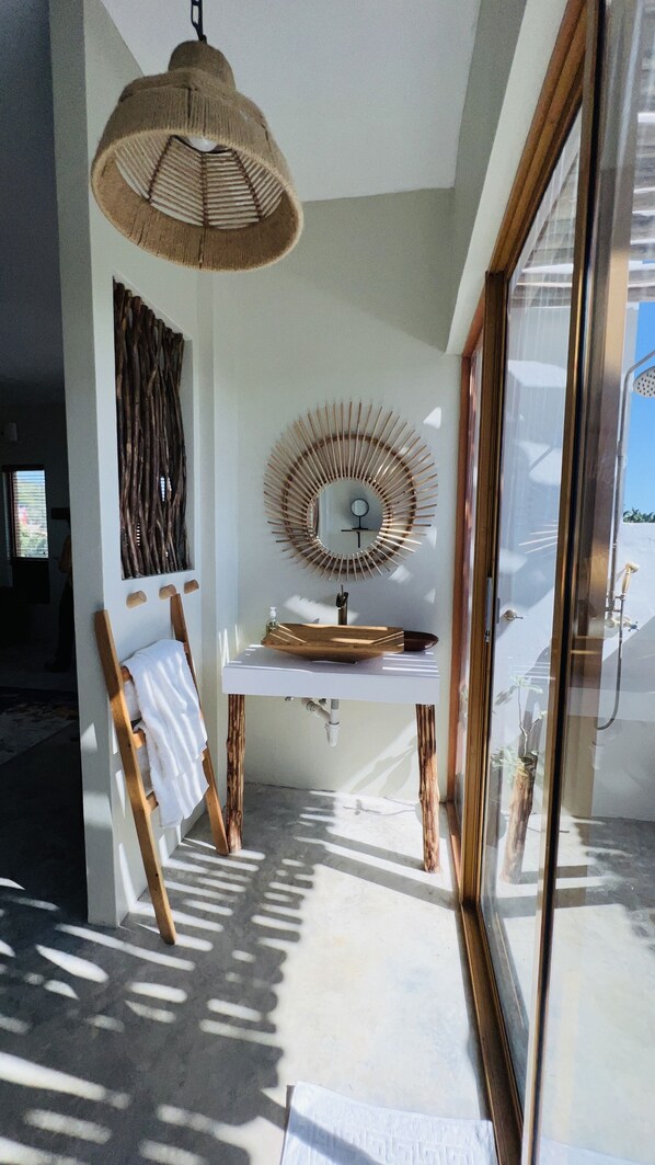 Interior - Bramble Beach Villa - Modern Rustic 3-Bedroom Villa (Treasure Beach)