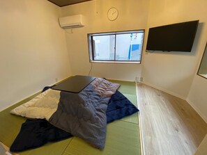 1 soverom, skrivebord, strykejern/-brett og wi-fi (inkludert)