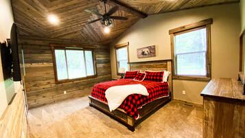 6 bedrooms, iron/ironing board, travel crib, free WiFi