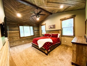 6 bedrooms, iron/ironing board, travel crib, free WiFi