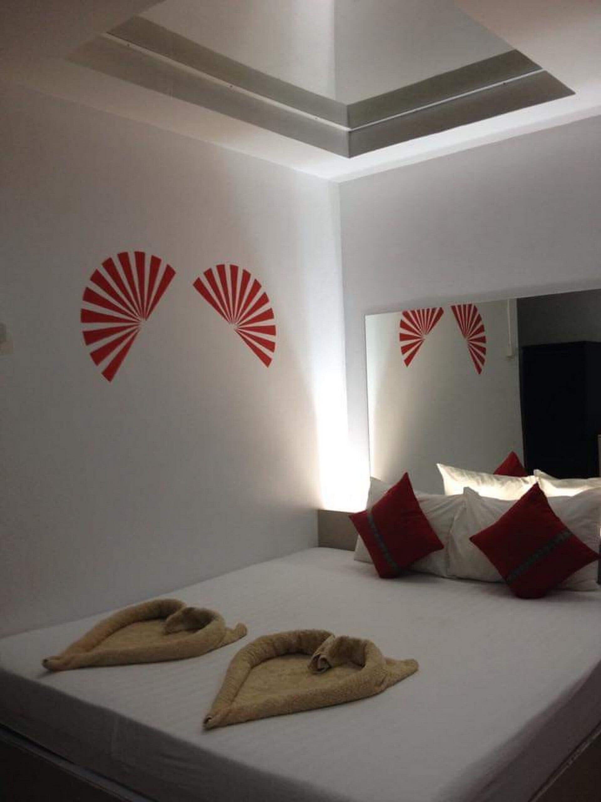 Habitación doble Deluxe | Escritorio, wifi gratis y ropa de cama 