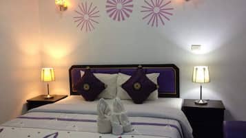 Deluxe Double Room | Desk, free WiFi, bed sheets