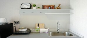 Micro-ondes, plaque de cuisson, blender