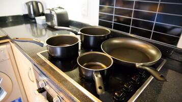 Executive-Apartment, mit Bad, Stadtblick | Eigene Küche