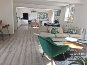 TV, ping pong, books, printers - Villa with heated pool 5 minutes from Cassis (Carnoux-en-Provence)