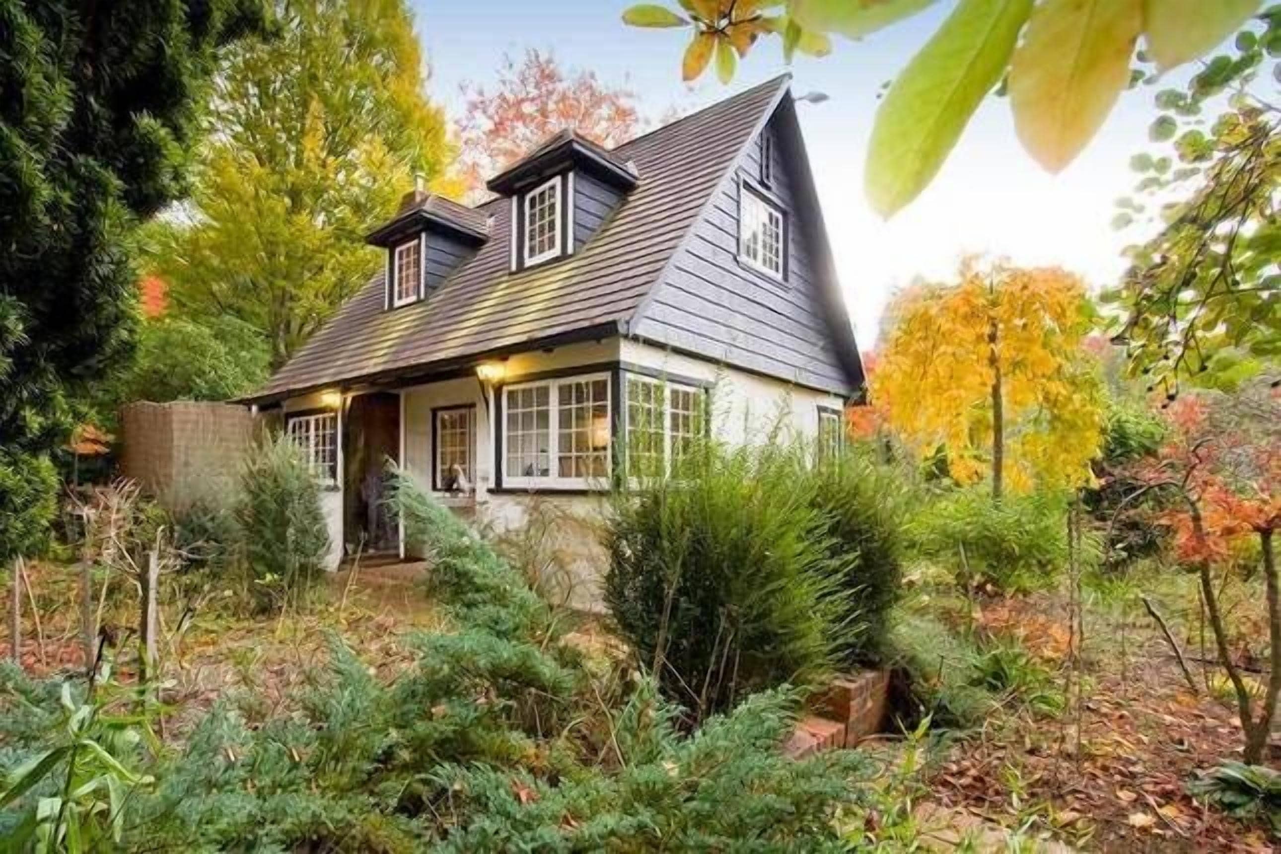 Edna Walling Cottage - heritage listed