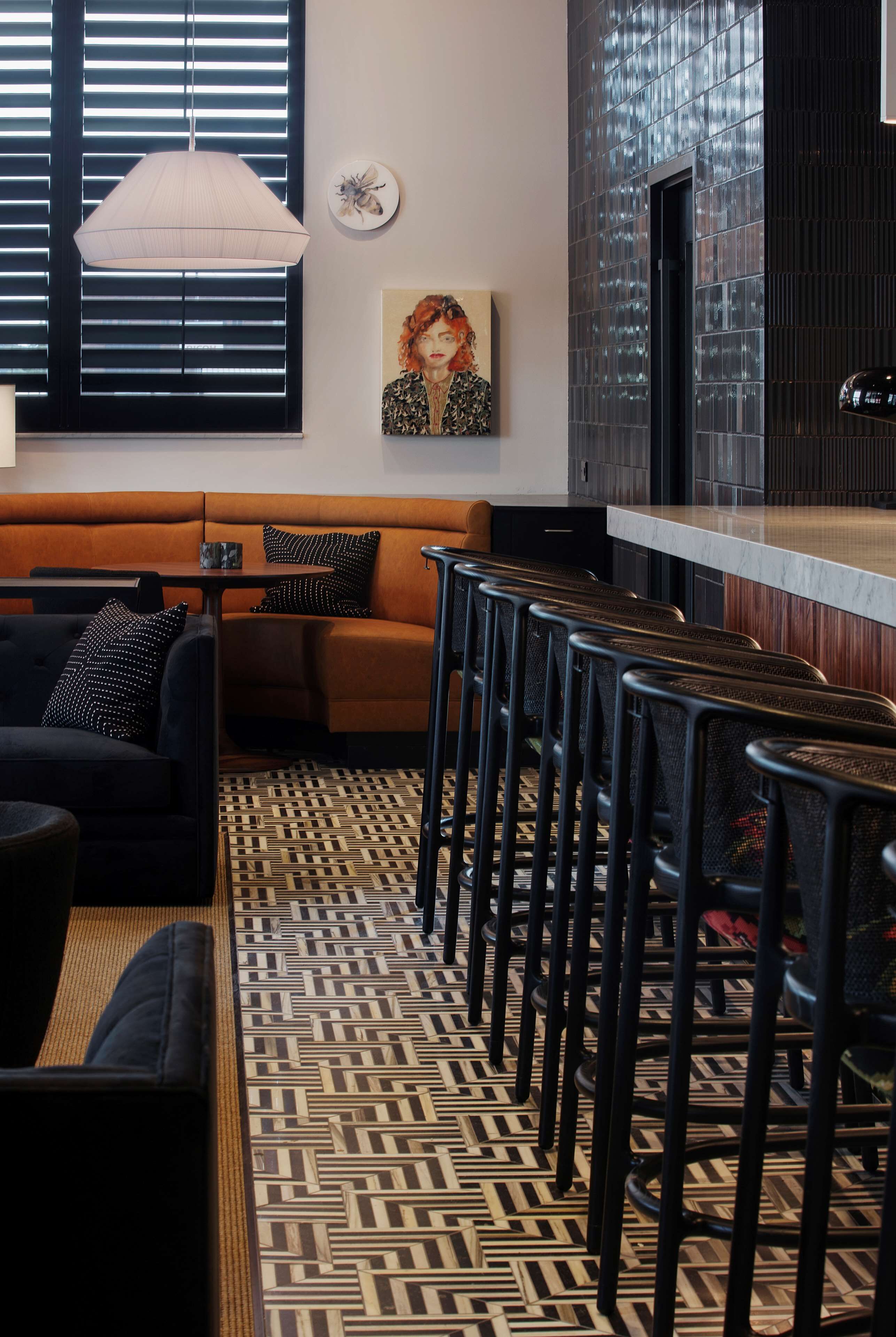 serves dinner and happy hour