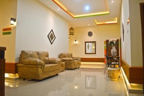 Lobby - The Cabin Tanjung Hotel Wonosobo (Wonosobo)