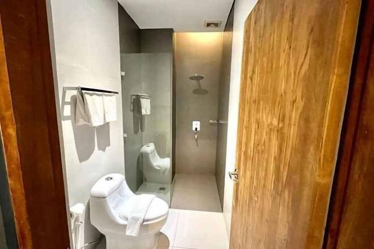 Baño | Amenidades de baño gratuitas, toallas, jabón, shampoo