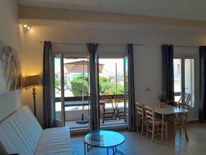 TV - From Samaedi to Samadi, TV, Air cond , renovated, Dishwasher, induction hob (Saintes-Maries-de-la-Mer)