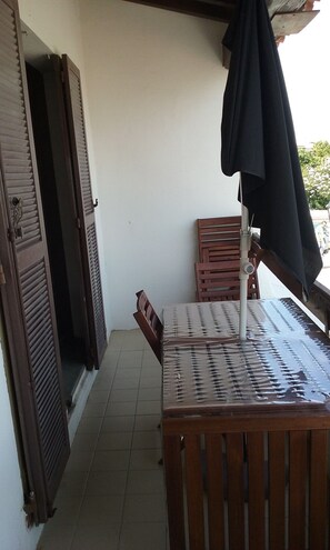 屋外ダイニングエリア