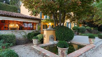 Enceinte de lâhĂ©bergement