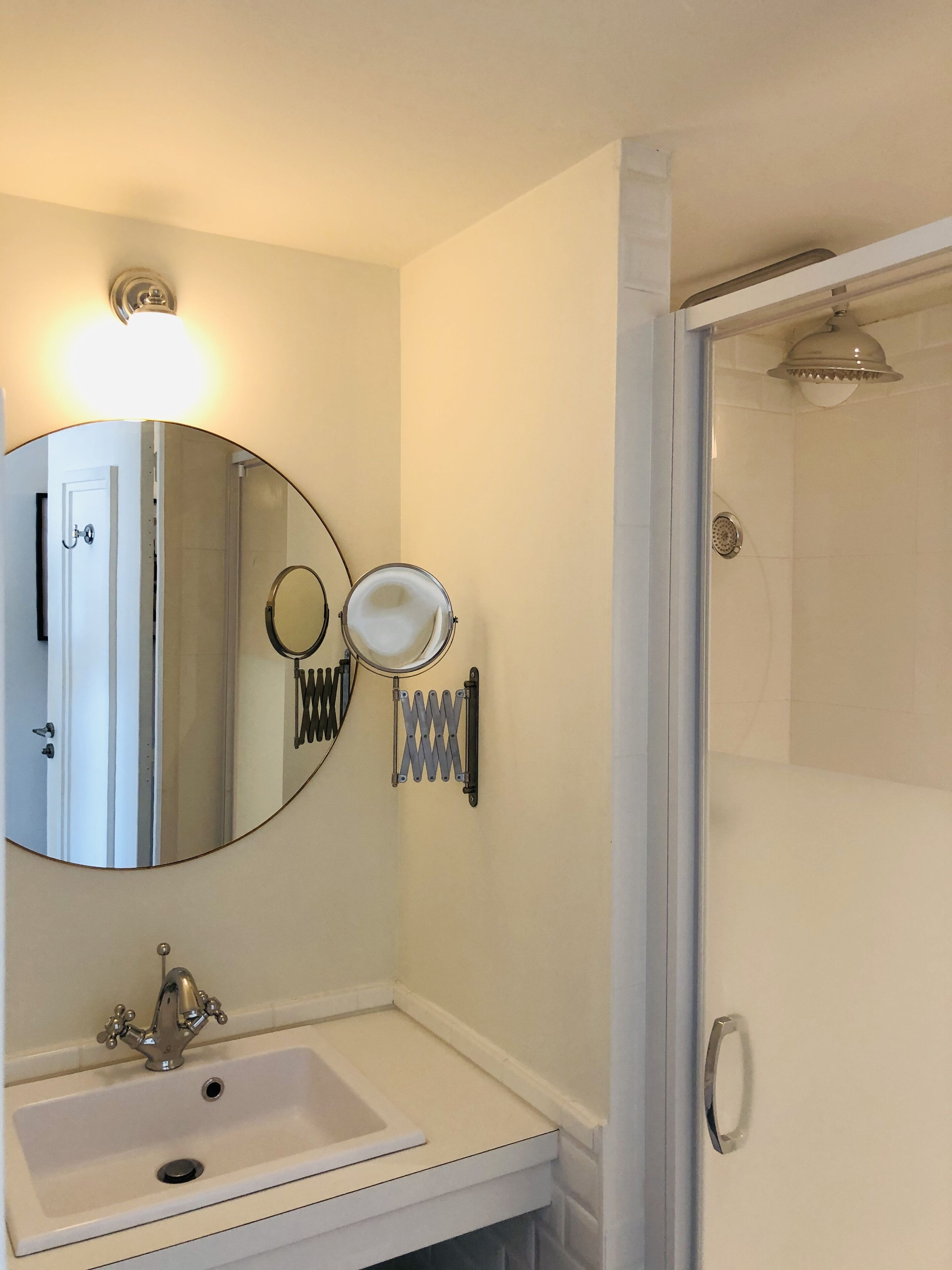 double room, sea view | bathroom | free toiletries, hair dryer, bathrobes, slippers